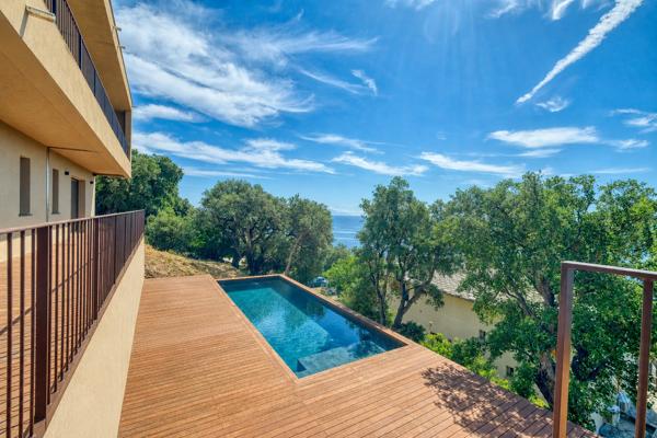 Maison Erbalunga - Brando 6 pièces 267 m2 terrain 1208 m2 - vue mer - piscine