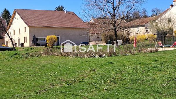 Ancienne ferme dans un village au calme