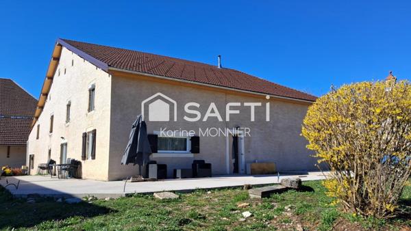 Ancienne ferme dans un village au calme
