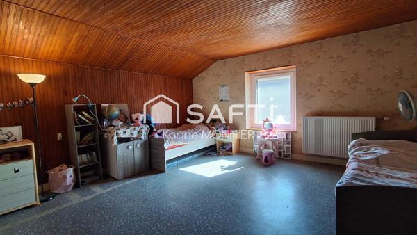 Ancienne ferme dans un village au calme