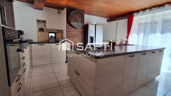 Ancienne ferme dans un village au calme