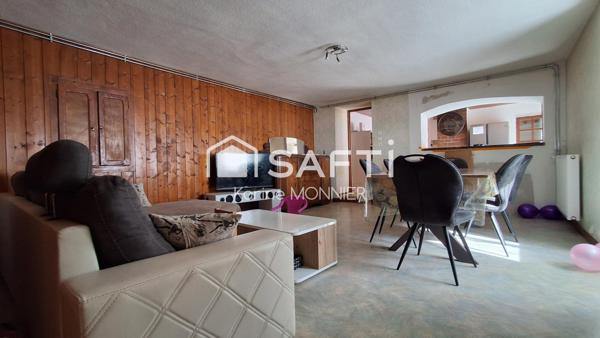 Ancienne ferme dans un village au calme