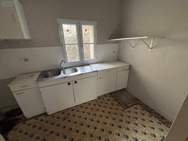 Maison à vendre à Saint-Calais dans la Sarthe (72120), ref : 101/1946