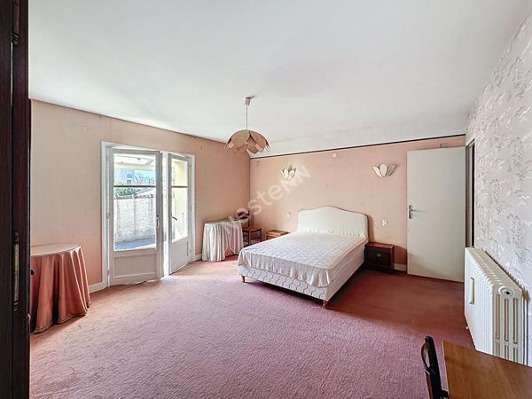 Maison de ville à vendre à Poitiers avec dépendances - Rare sur le marché