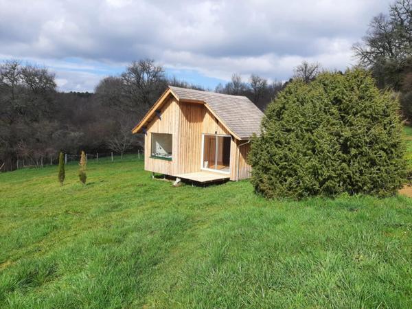 MAISON ATYPIQUE DOMESPACE SUR PARCELLE DE 4 hectares