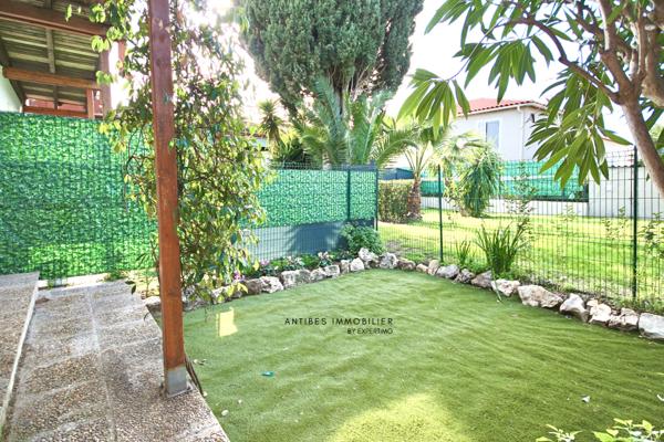 Juan les Pins (06160) JUAN LES PINS 2 PIECES REZ DE JARDIN 2 PARKINGS