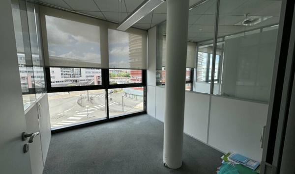 A LOUER : PLATEAU DE BUREAUX D'ENVIRON 244 M² AVEC 8 STATIONNEMENTS