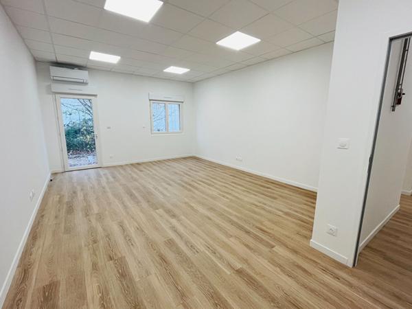 Venelles - Bureau neuf de 28m² en rdc avec extérieur dans ensemble avec cuisine commune