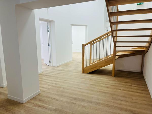 Venelles - Bureau neuf de 28m² en rdc avec extérieur dans ensemble avec cuisine commune