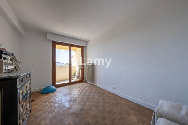 Appartement t4 cellier et garage