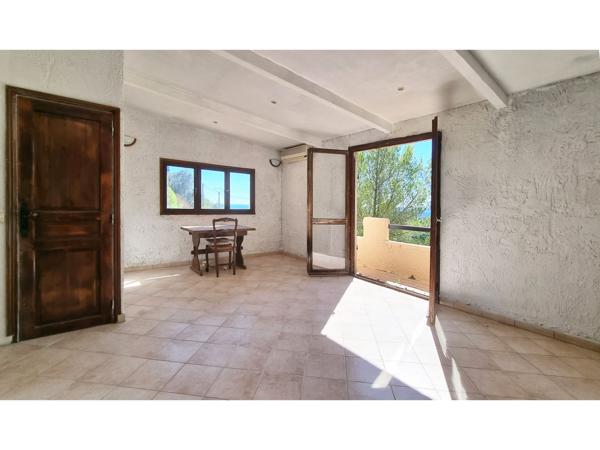 Maison
         2 pièces
        - 44 m² Exclusivité 194 000 € *