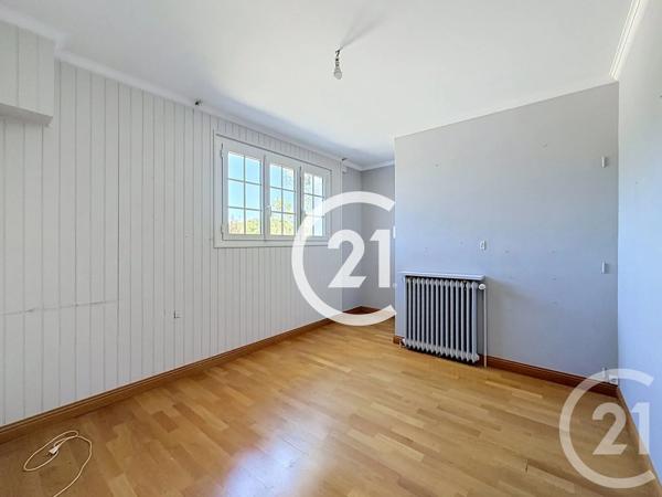 Maison à vendre  5 pièces - 153 m 2   CHATEAUBERNARD  - 16