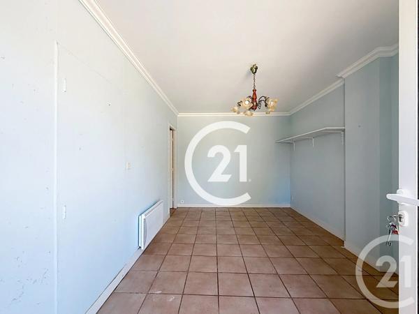 Maison à vendre  5 pièces - 153 m 2   CHATEAUBERNARD  - 16
