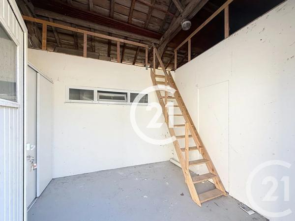 Maison à vendre  5 pièces - 153 m 2   CHATEAUBERNARD  - 16