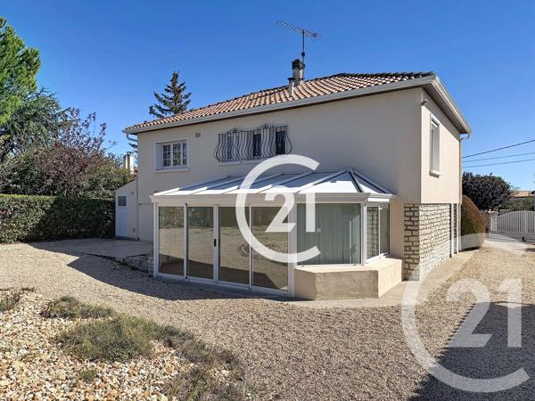 Maison à vendre  5 pièces - 153 m 2   CHATEAUBERNARD  - 16
