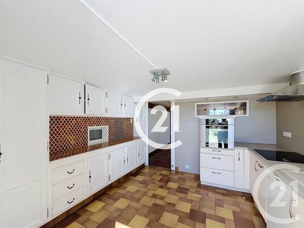 Maison à vendre  5 pièces - 153 m 2   CHATEAUBERNARD  - 16