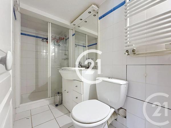 Maison à vendre  5 pièces - 153 m 2   CHATEAUBERNARD  - 16