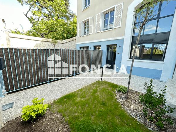 Location Studio 36.67 m² - 12 PLACE CHÂTELET Chartres 28000