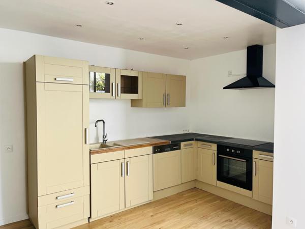 MAISON/LOFT AVEC GARAGE ET PATIO DANS QUARTIER RECHERCHÉ DE ROSENDAËL