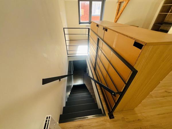 MAISON/LOFT AVEC GARAGE ET PATIO DANS QUARTIER RECHERCHÉ DE ROSENDAËL