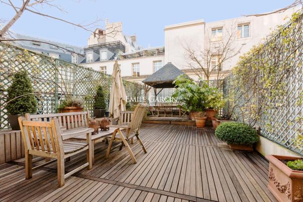 Location meublée - APPARTEMENT  260m²- 4 chambres- Avenue Montaigne -Terrasse