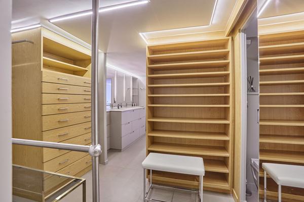 Location meublée - APPARTEMENT  260m²- 4 chambres- Avenue Montaigne -Terrasse