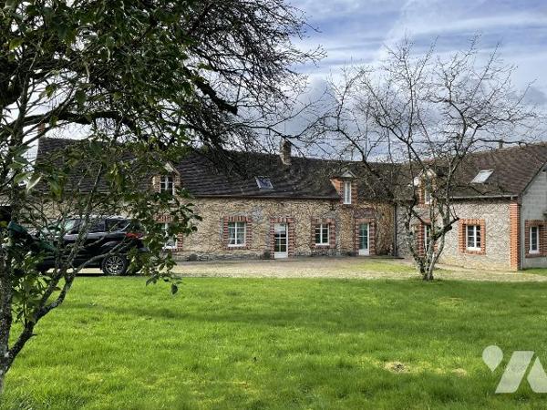 MAISON ANCIENNE AVEC DEPENDANCES