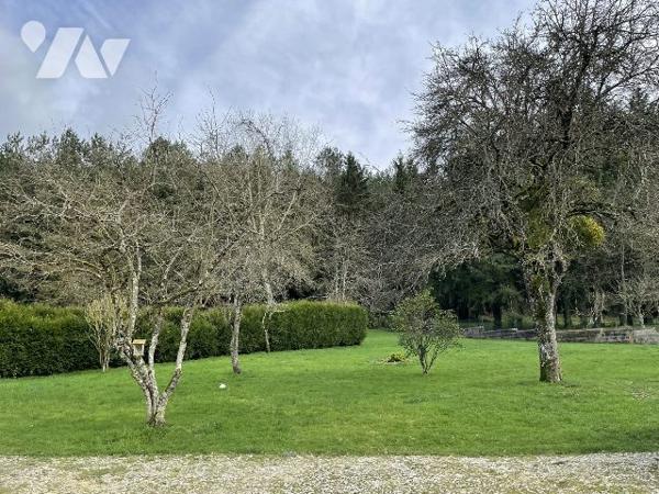 MAISON ANCIENNE AVEC DEPENDANCES