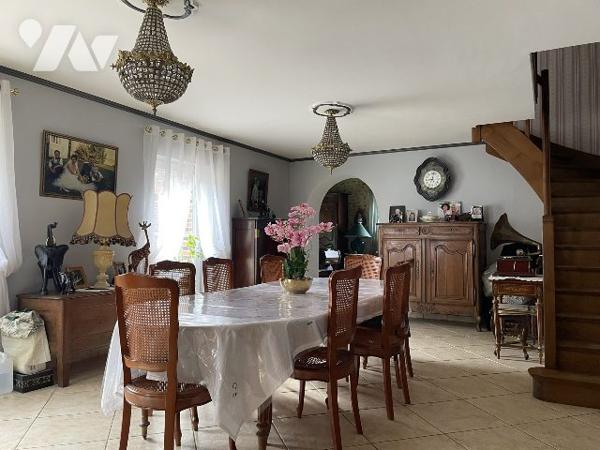 MAISON ANCIENNE AVEC DEPENDANCES