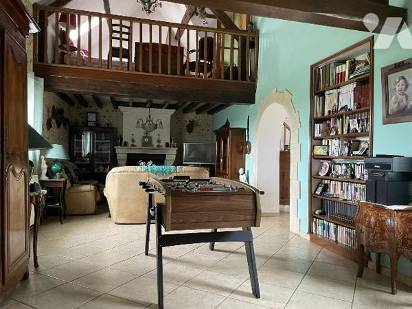 MAISON ANCIENNE AVEC DEPENDANCES