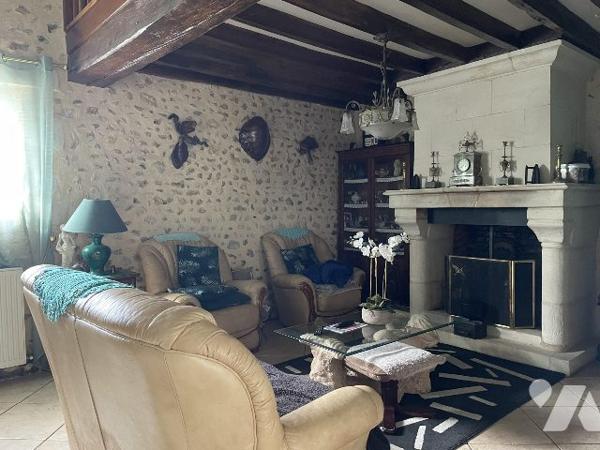 MAISON ANCIENNE AVEC DEPENDANCES