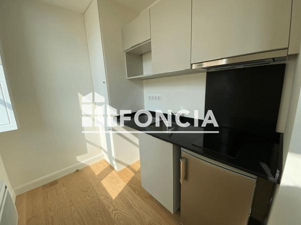 Location Studio 28.03 m² - 13 RUE DU BOURGNEUF Chartres 28000