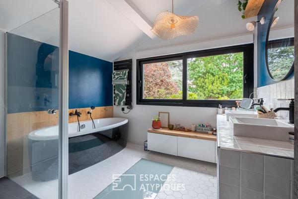 Loft contemporain avec piscine intérieure et terrasses