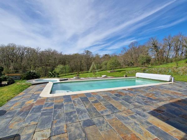 Authentique Béarnaise rénovée en position dominante