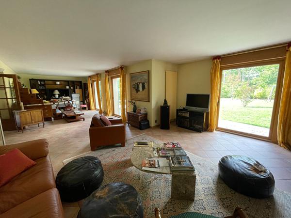 Maison familiale de 188m²  à vendre ? La Celle-les-Bordes,