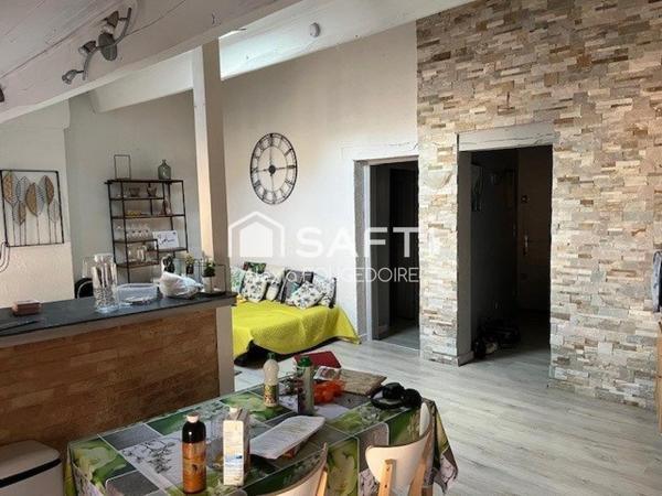 APPARTEMENT TYPE 2 SITUE SUR LA PARVIS CATHEDRALE