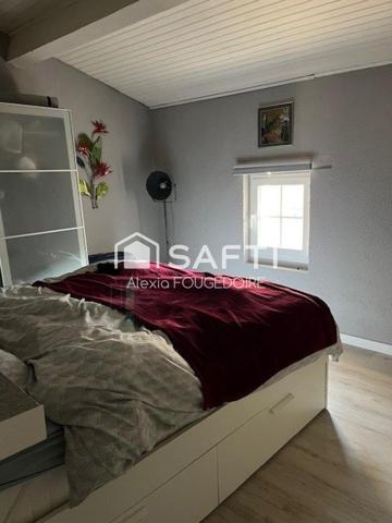 APPARTEMENT TYPE 2 SITUE SUR LA PARVIS CATHEDRALE