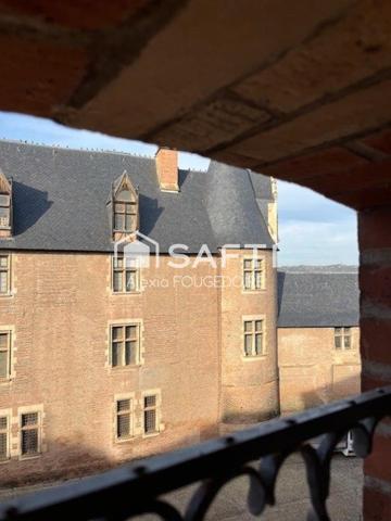 APPARTEMENT TYPE 2 SITUE SUR LA PARVIS CATHEDRALE