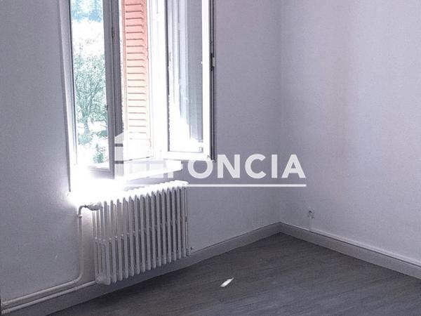 Location Appartement 3 pièces 54.2 m² - PLACE LAVANDIERES Baratier 05200