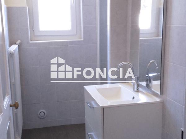 Location Appartement 3 pièces 54.2 m² - PLACE LAVANDIERES Baratier 05200