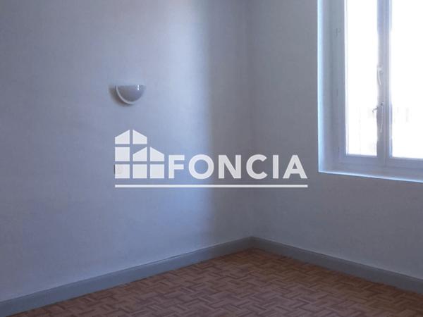 Location Appartement 3 pièces 54.2 m² - PLACE LAVANDIERES Baratier 05200