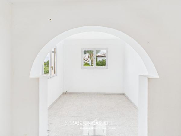 Maison T6 de 140m2 avec T2 indépendant à Figari