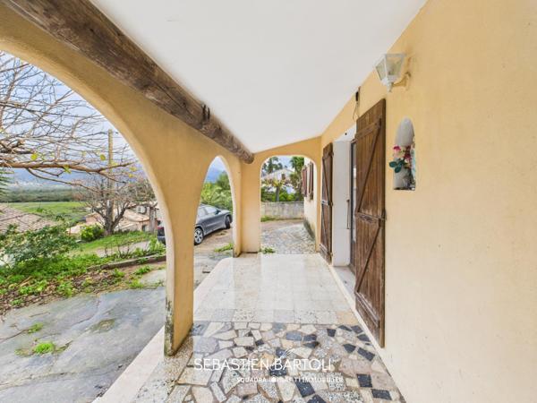 Maison T6 de 140m2 avec T2 indépendant à Figari