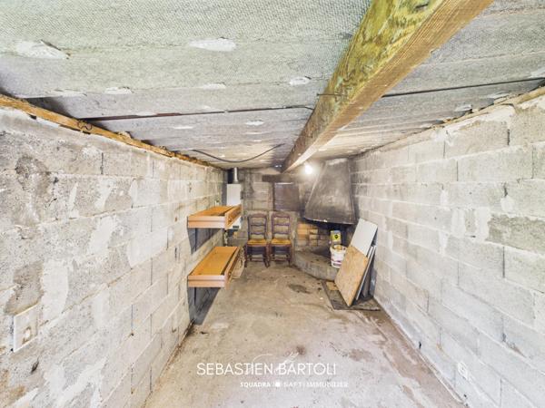 Maison T6 de 140m2 avec T2 indépendant à Figari