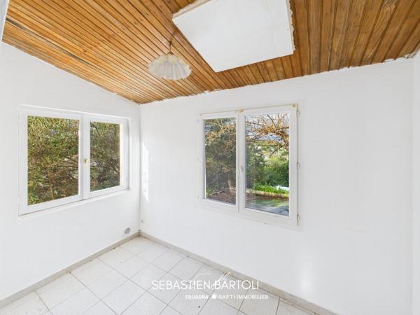 Maison T6 de 140m2 avec T2 indépendant à Figari