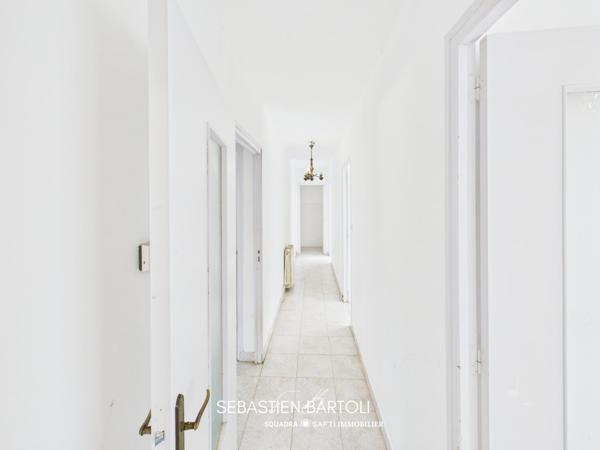 Maison T6 de 140m2 avec T2 indépendant à Figari