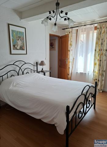Maison
                                                                                                                                                                                                                                                                                                                        5 pièce(s)                                                                                                                                                                                                          2 chambre(s)                                                                                                                                                                                                          115  m²