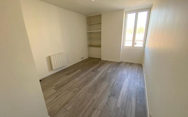 Appartement à louer    4 pièces • 71,86 m2 Saint-Ambroix