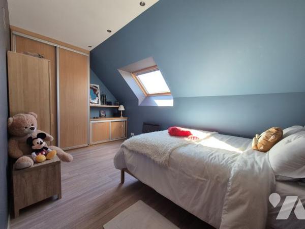 belle qualité de construction pour ce pavillon individuel alliant volume et luminosité