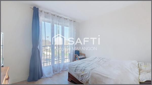Appartement type F4 lumineux avec balcon et parking.